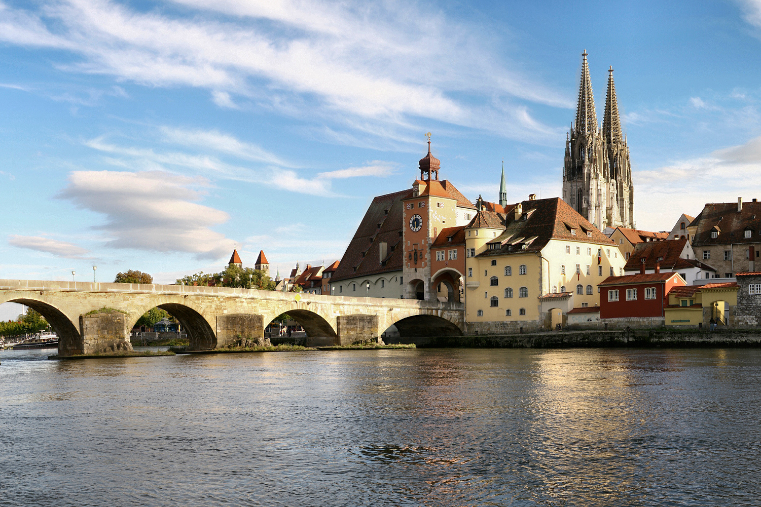 Picture of the historic stone bridge in Regensburg